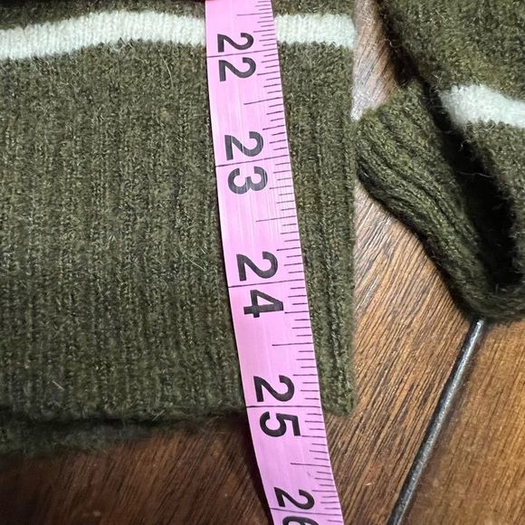 T Tahari Green White Stripe Oversized V Neck Sweater Wool Mohair Blend Sz S NWT - Picture 14 of 14